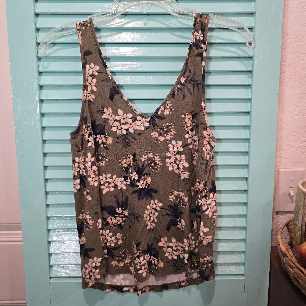 Floral Sleeveless Top American Eagle
